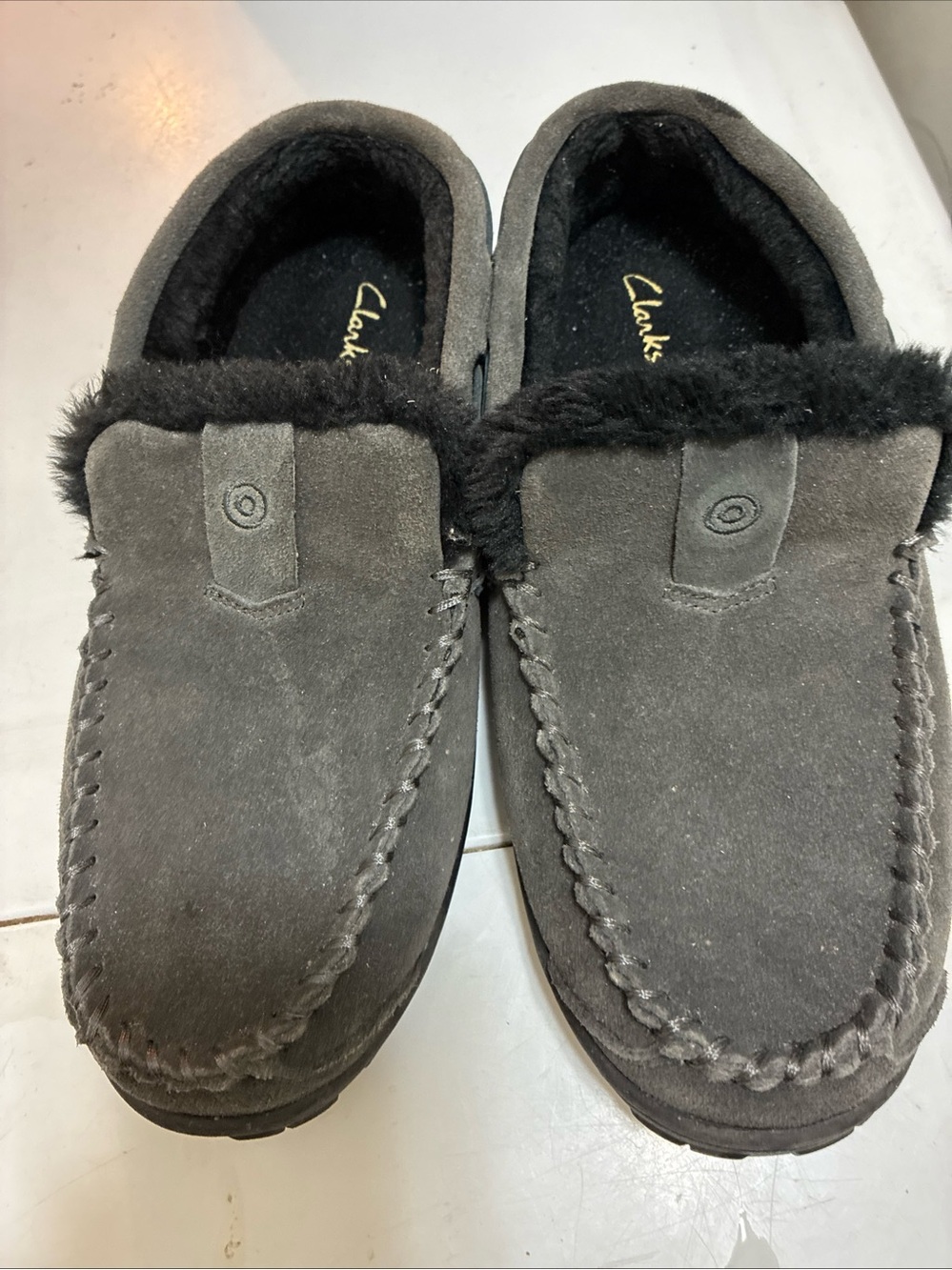 Clarks Men's Gray Suede Moccasin Slippers with Plush Lining